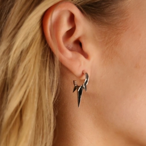 Melinda Maria Jewelry - Melinda Maria Baby Gabriella Smooth Triple Spike Earrings Silver New - FIRM ✨️